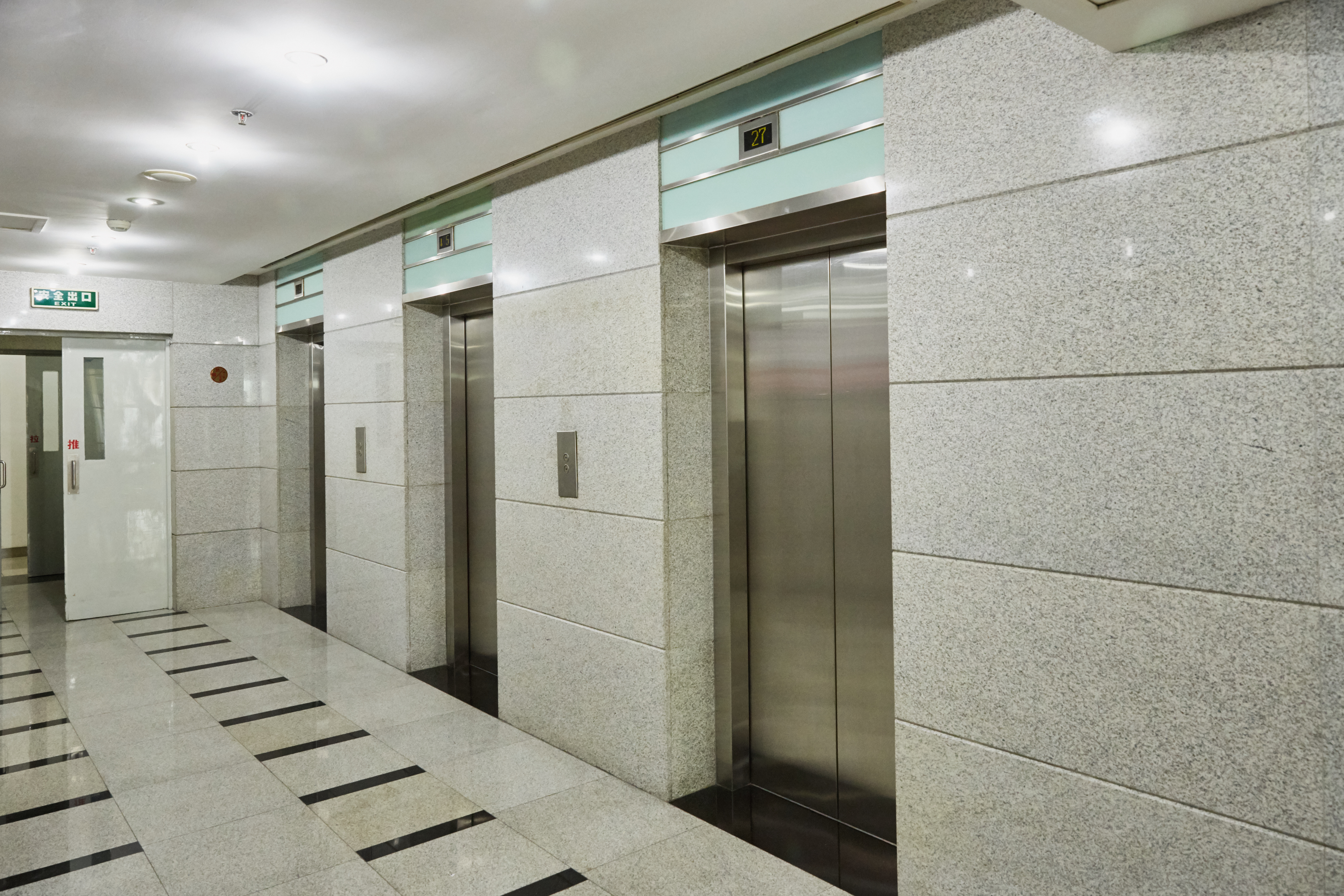 成都住宅楼电梯的规定 电梯维修知识