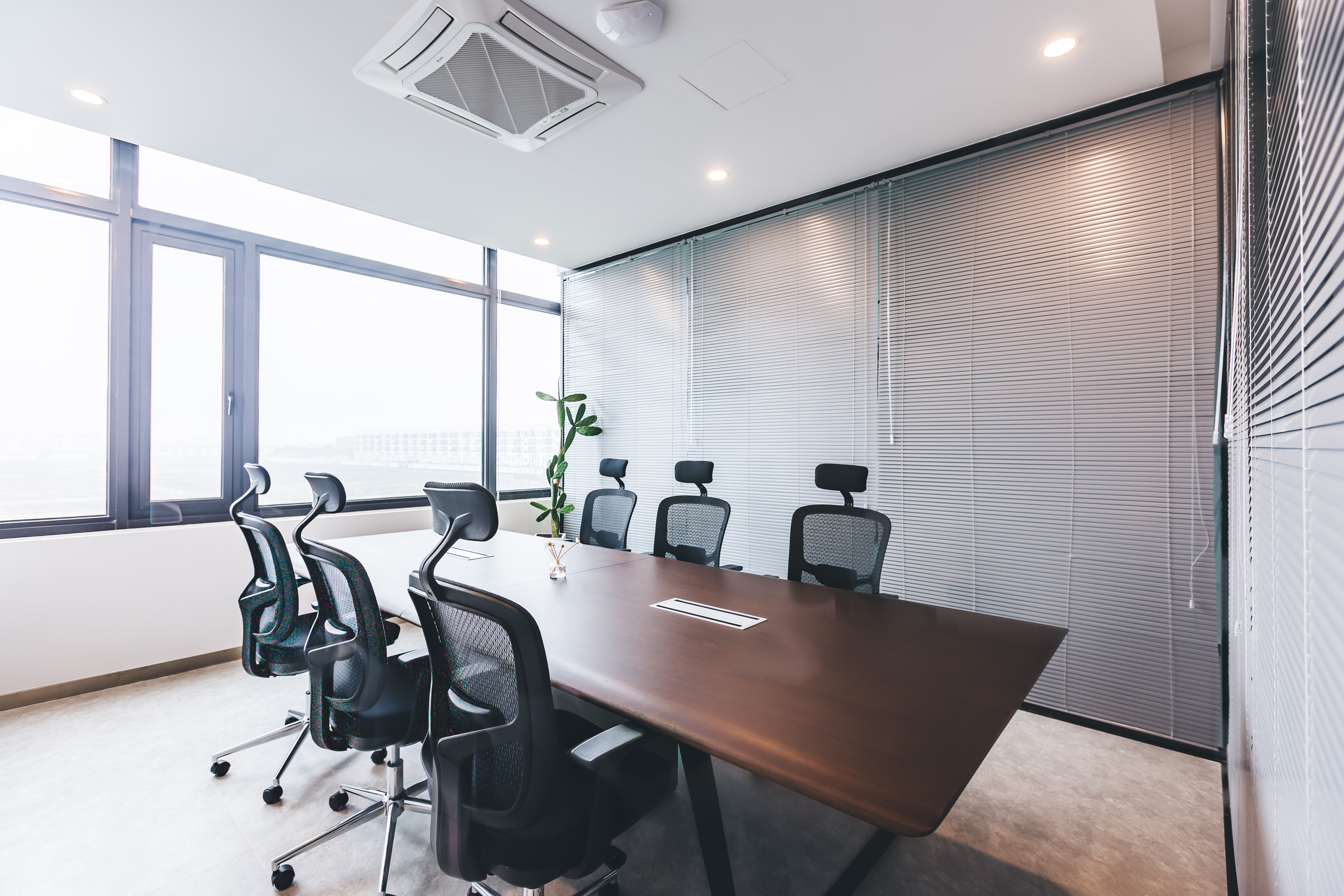 会议室空气净化简单有效的方法 室内净化空气的方法