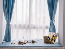 飘窗垫颜色和窗帘颜色一定要相同吗 飘窗窗帘的款式