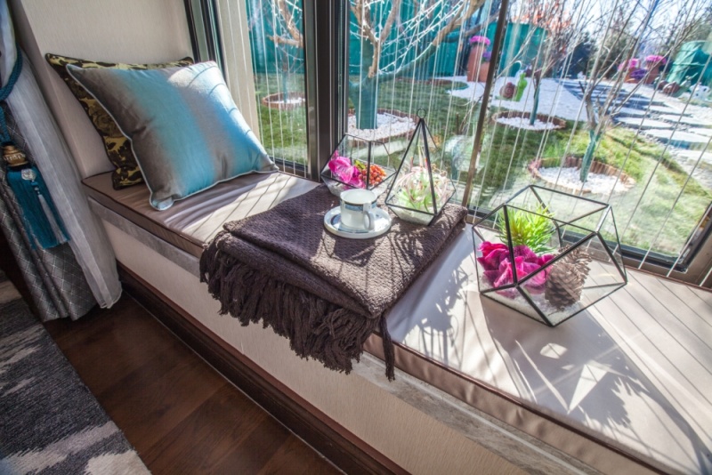 �͸�������СС��԰ ����Ԫ��װ���к����������