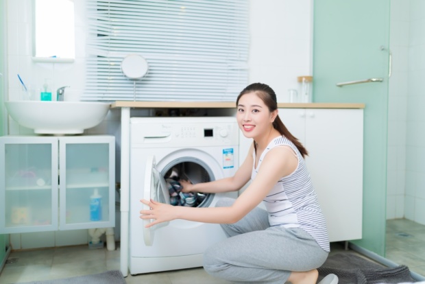 壁挂式洗衣机怎么拆？三步教你安全拆卸不伤墙