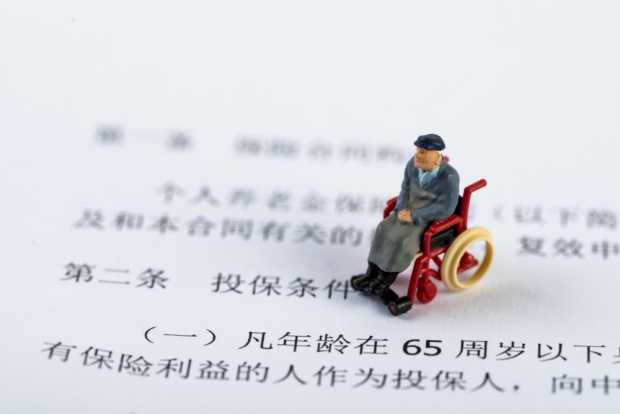 到22岁就分房社区：老人每年领7000元，分房政策能全国推广吗？