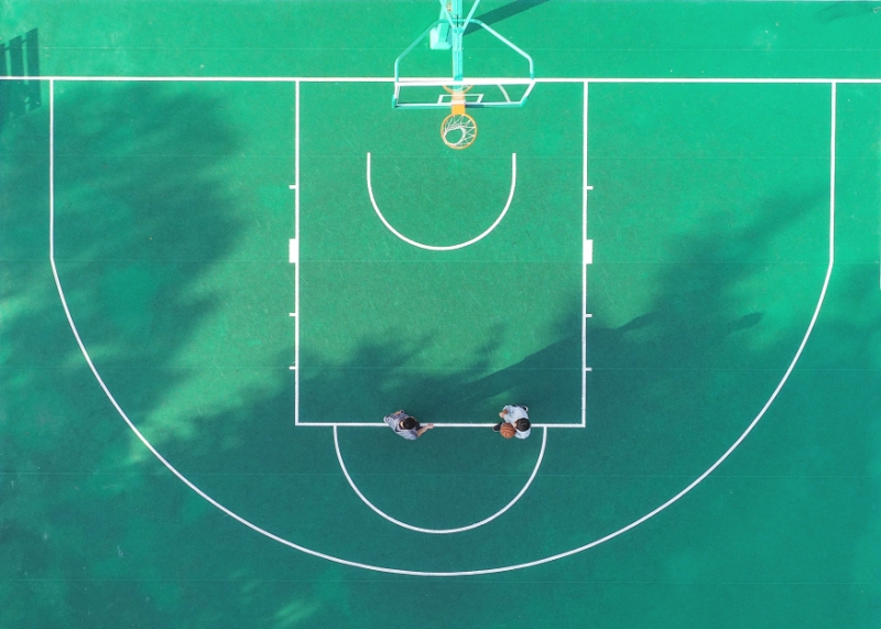 篮球场为什么都喜欢用运动木地板呢 篮球场运动木地板怎么保养