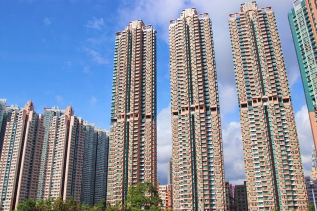 深圳多个地铁站出现“白头春联”，地铁文化活动如何影响乘客体验？