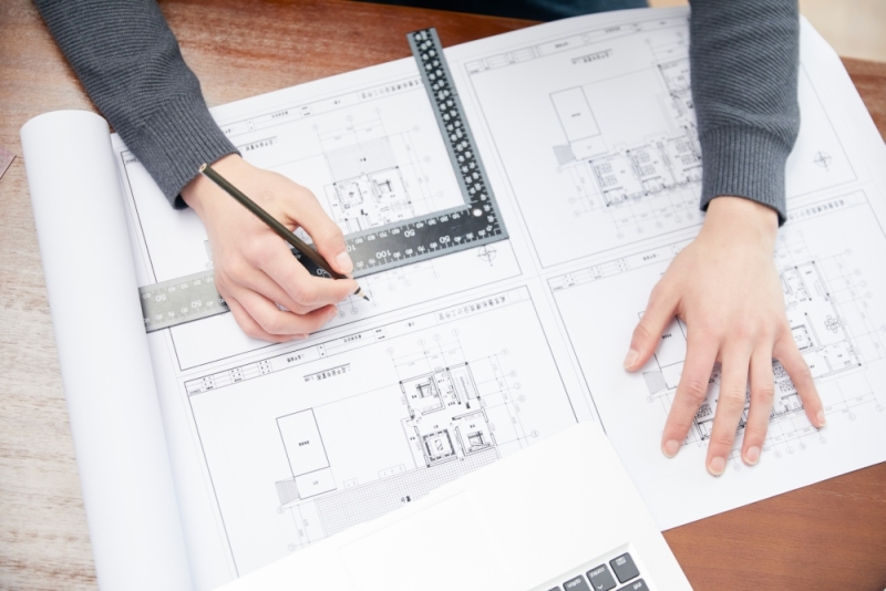 2012��9��17�գ��Ϻ��������ֽ���һ�����أ�ʩ����Ա���ڵȴ�������³���� �籨����