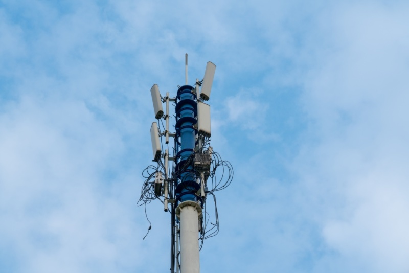 �ɶ�һС��¥����ͷ���϶�Υ������һ¥СԺ������Υ����