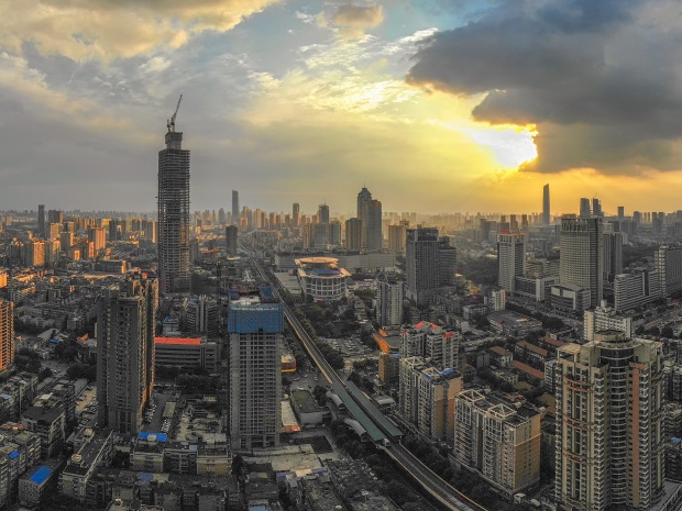 上海9240套新房集中入市,从土地市场怎么看楼市发展?